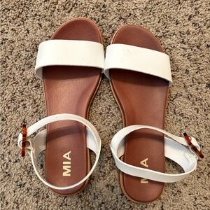 MIA Women's White and Brown Sandals